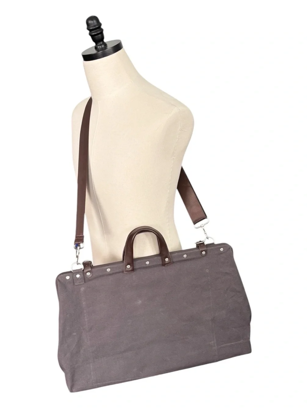 Line of Trade No. 0312 Canvas Weekender Bag in gray with leather trim | Regular